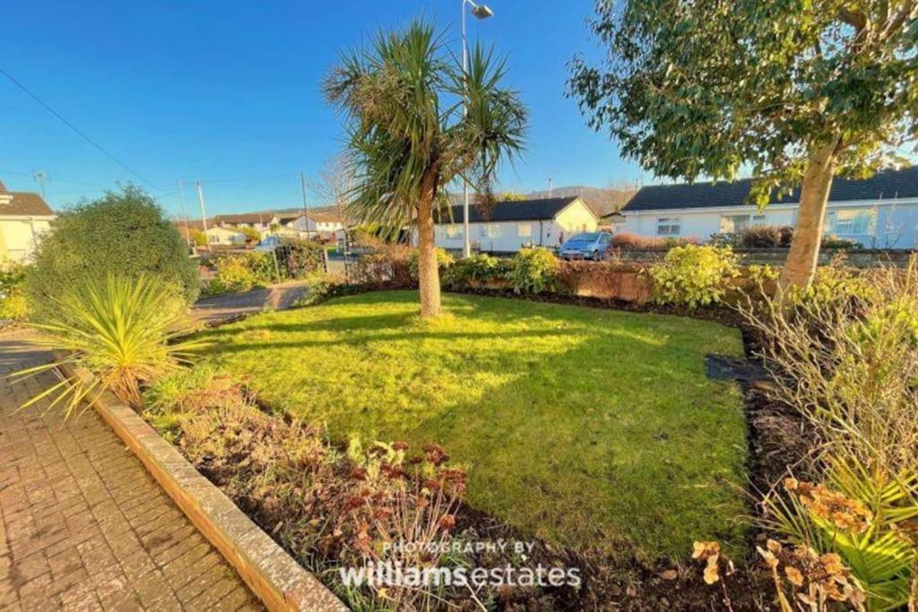 The Barefoot Bungalow In Picturesque Prestatyn Bagian luar foto
