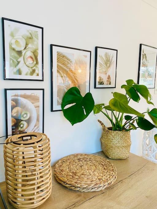The Barefoot Bungalow In Picturesque Prestatyn Bagian luar foto