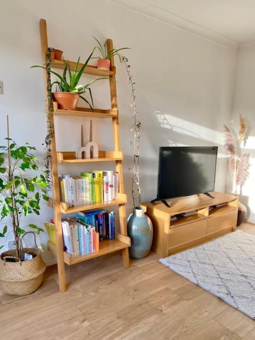 The Barefoot Bungalow In Picturesque Prestatyn Bagian luar foto